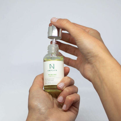 Textura y presentación del sérum exfoliante AMPLEN Peeling Shot