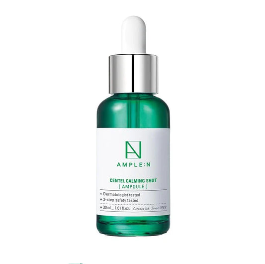 Frasco verde AMPLEN Centel Calming Shot Ampoule sobre fondo blanco.